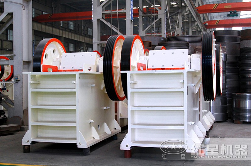 顎式破石機(jī)焊接機(jī)架結(jié)構(gòu)，牢固可靠